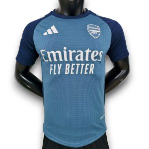 arsenal-25-26-dark-blue-training-player-version-Photoroom.jpg Camiseta Arsenal 2025-2026 Entrenamiento 2 – Version Pro Player