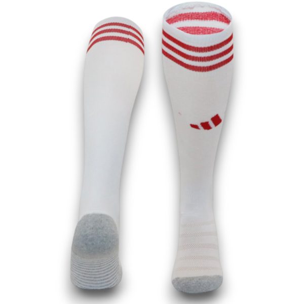 ben-fica-25-26-white-third-away-sockl-Photoroom.jpg Calcetines Benfica 2025-2026 Visitante