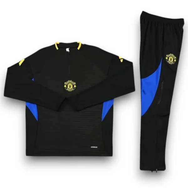 man-u-25-26-training-suit-kid-size1.webp Chándal Manchester United 2025-2026 Alternativo 2 – Entrenamiento