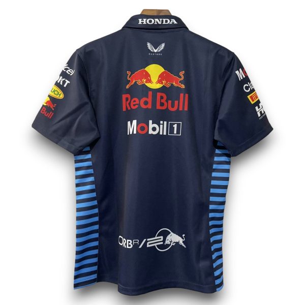 comprar-camiseta-f1-red-bull-.jpg Polo Red Bull Racing F1 2024 – Verstappen y Checo Pérez