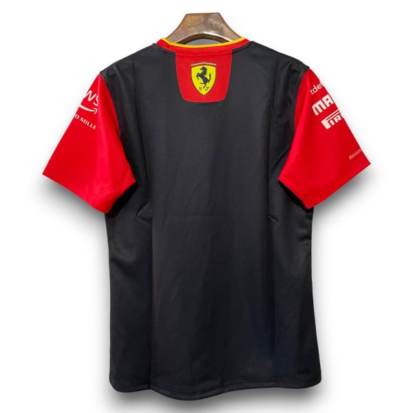 comprar-camiseta-formula-1-ferrari-2024-2025-.jpg Camiseta Ferrari F1 2024 | Colección Scuderia Ferrari Temporada
