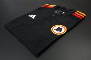 comprar-camiseta-futbol-pro-player-203-2024-alternativa-roma-6-1.jpg Camiseta Roma 2023-2024 Alternativa – Version Pro Player
